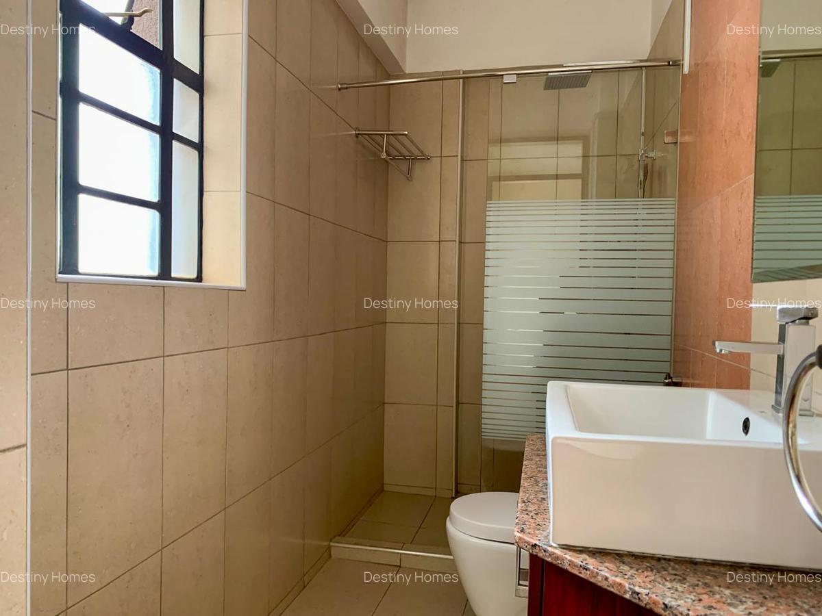 3 Bed Apartment with En Suite in Kilimani - 11