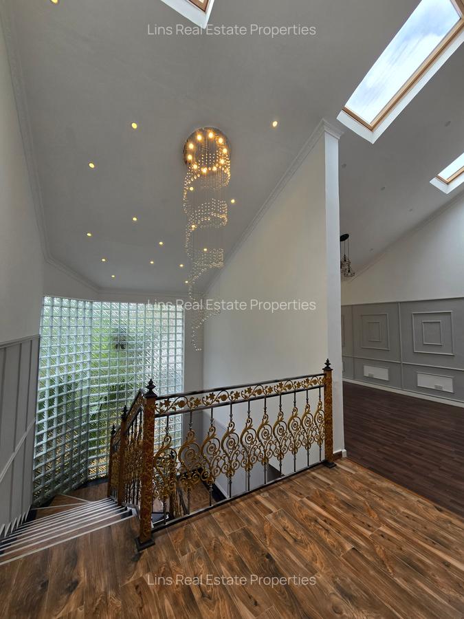 5 Bed House with En Suite in Runda - 9