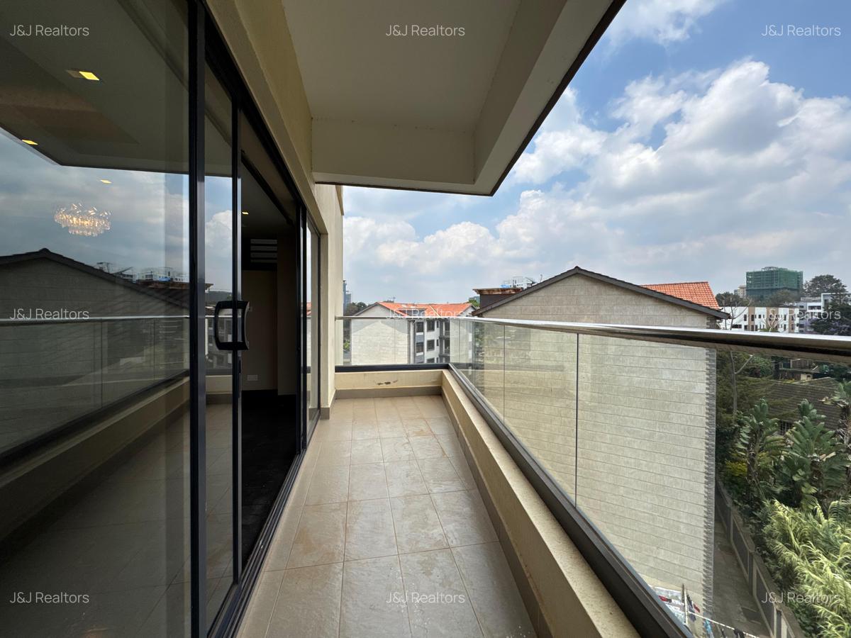 3 Bed Apartment with En Suite in Lavington - 2