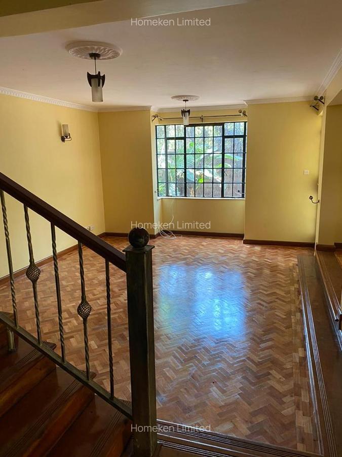 4 Bed Townhouse with En Suite at Lavington - 2