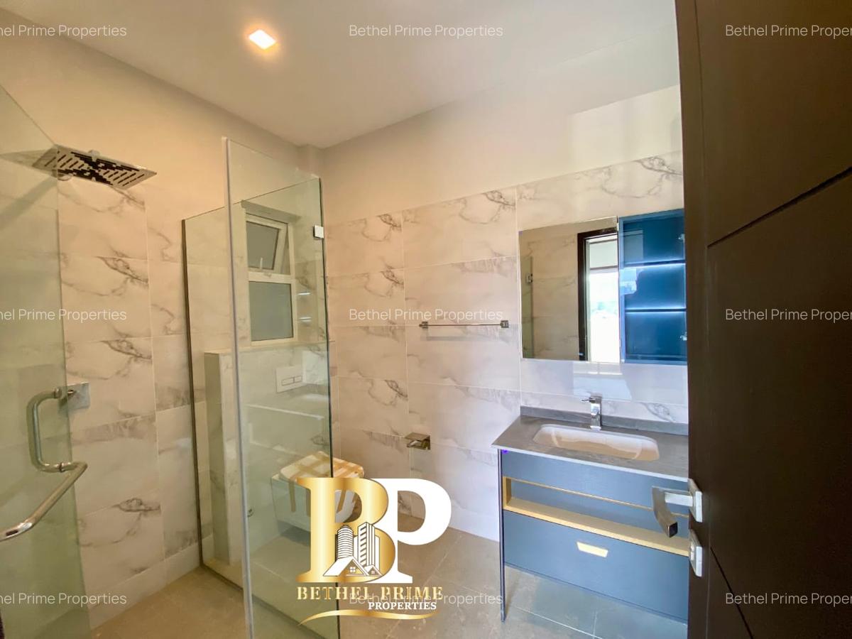 3 Bed Apartment with En Suite in Riverside - 18