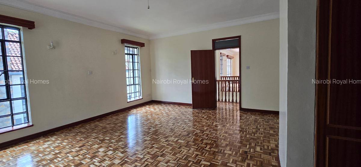 4 Bed Townhouse with En Suite at Lavington Green - 12