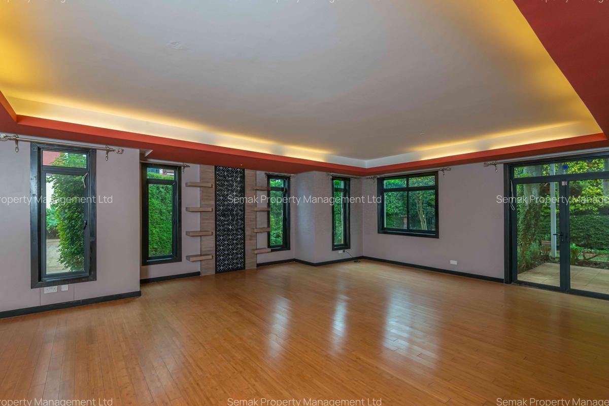 5 Bed Townhouse with En Suite in Lavington - 6