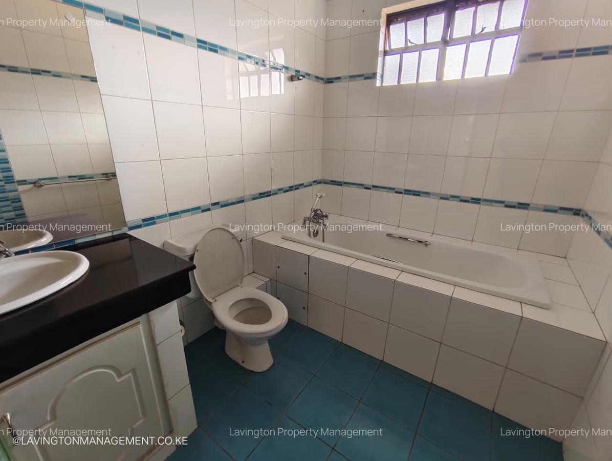 4 Bed Apartment with En Suite at Lavington Green - 10