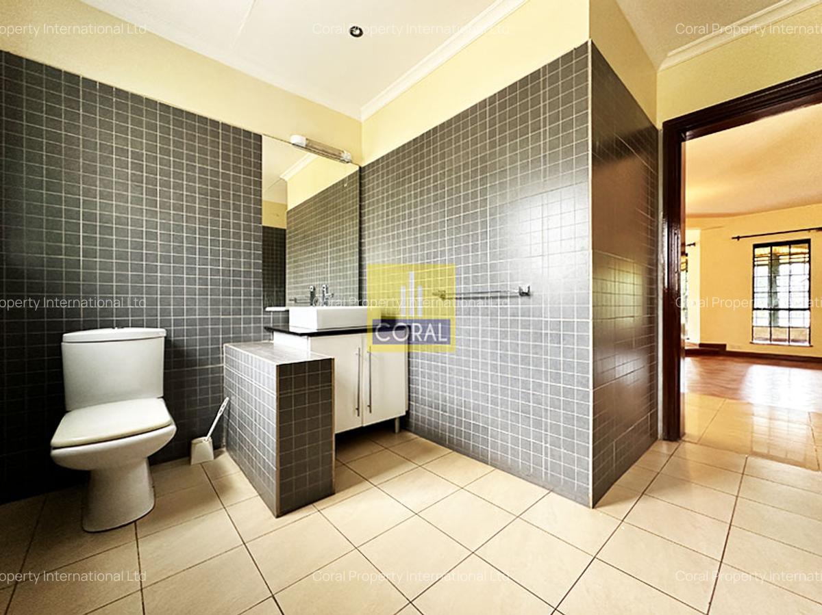 5 Bed Townhouse with Gym in Runda - 12