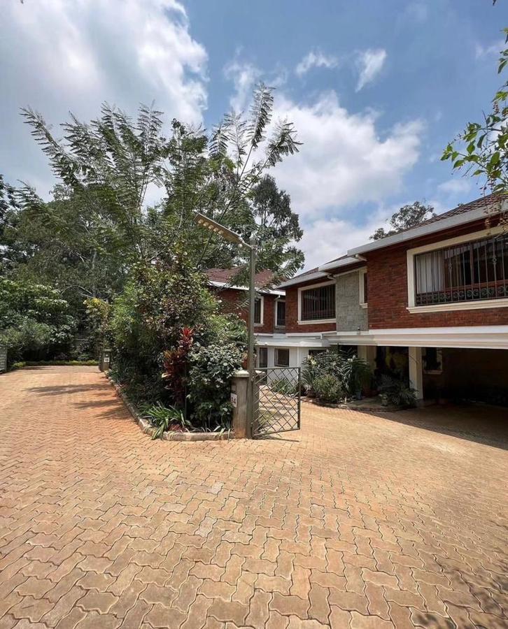 5 Bed Townhouse with En Suite in Spring Valley - 2