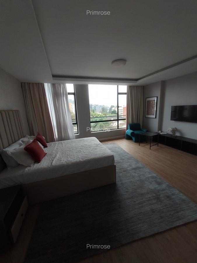 2 Bed Apartment with En Suite in Brookside - 10