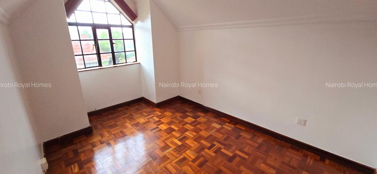 5 Bed Townhouse with En Suite at Chalbi Drive - 18