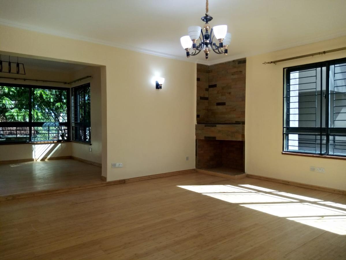 5 Bed House with En Suite in Lavington - 19