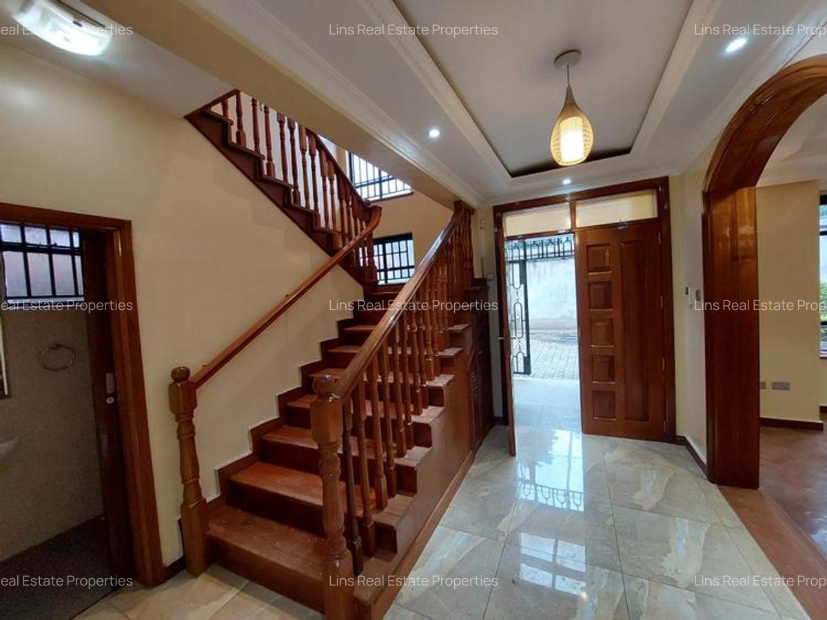 4 Bed Townhouse with En Suite in Lavington - 8