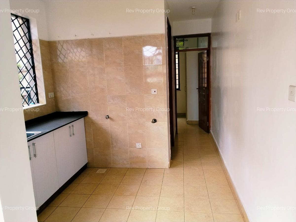 5 Bed Villa with En Suite in Lavington - 6