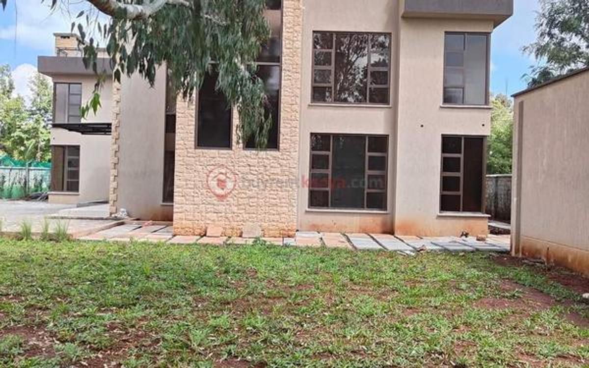 4 Bed Townhouse with En Suite at Mukoma Road - 20