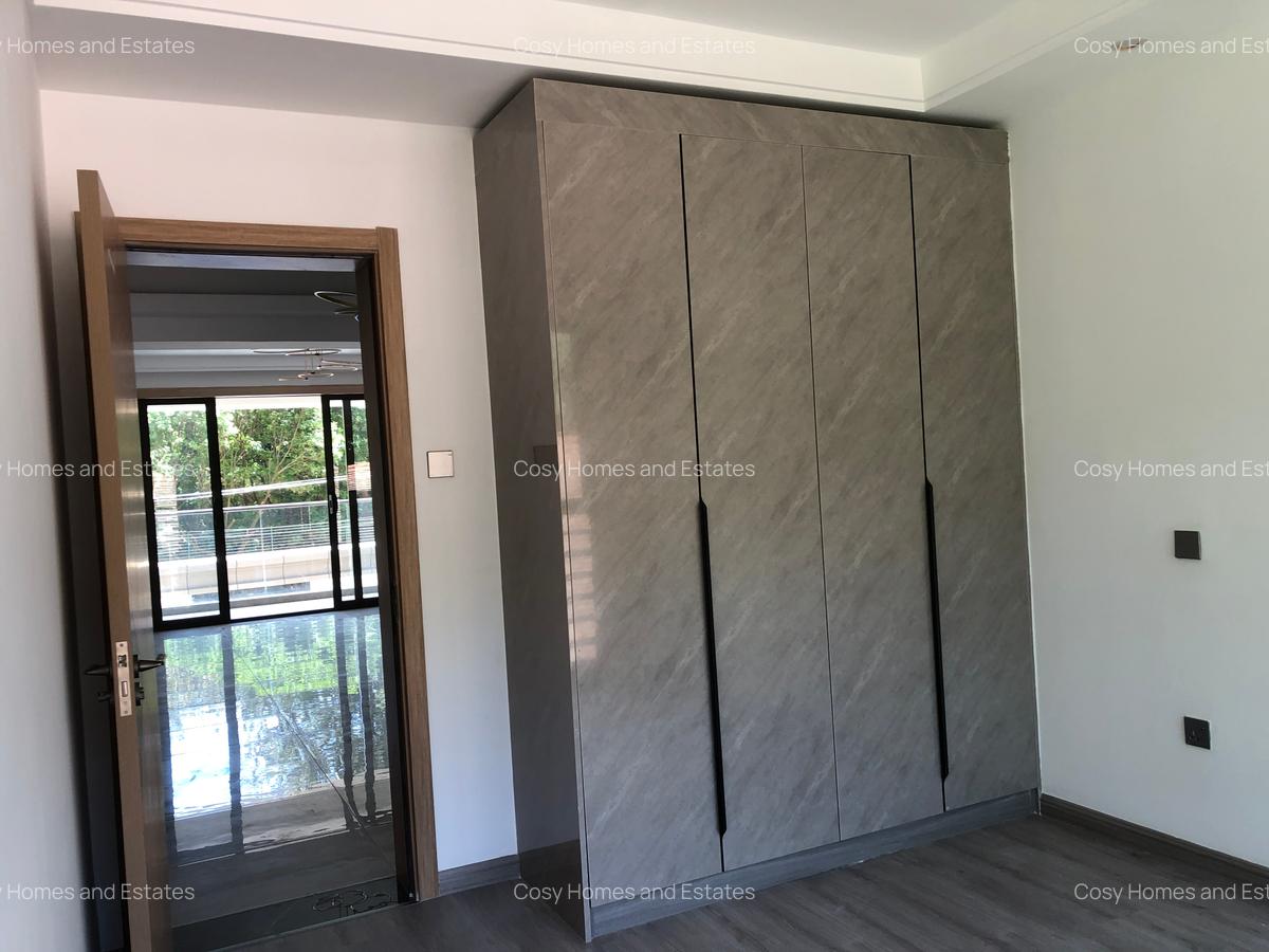 3 Bed Apartment with En Suite at Riverside - 6