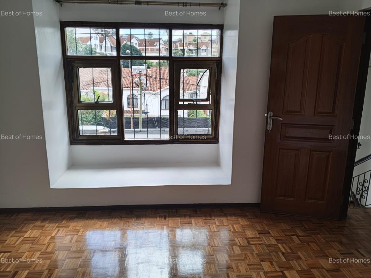 4 Bed House with En Suite in Riverside - 1