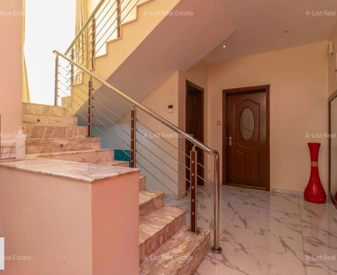 5 Bed Villa with En Suite at Isaac Gathanju Close - 4