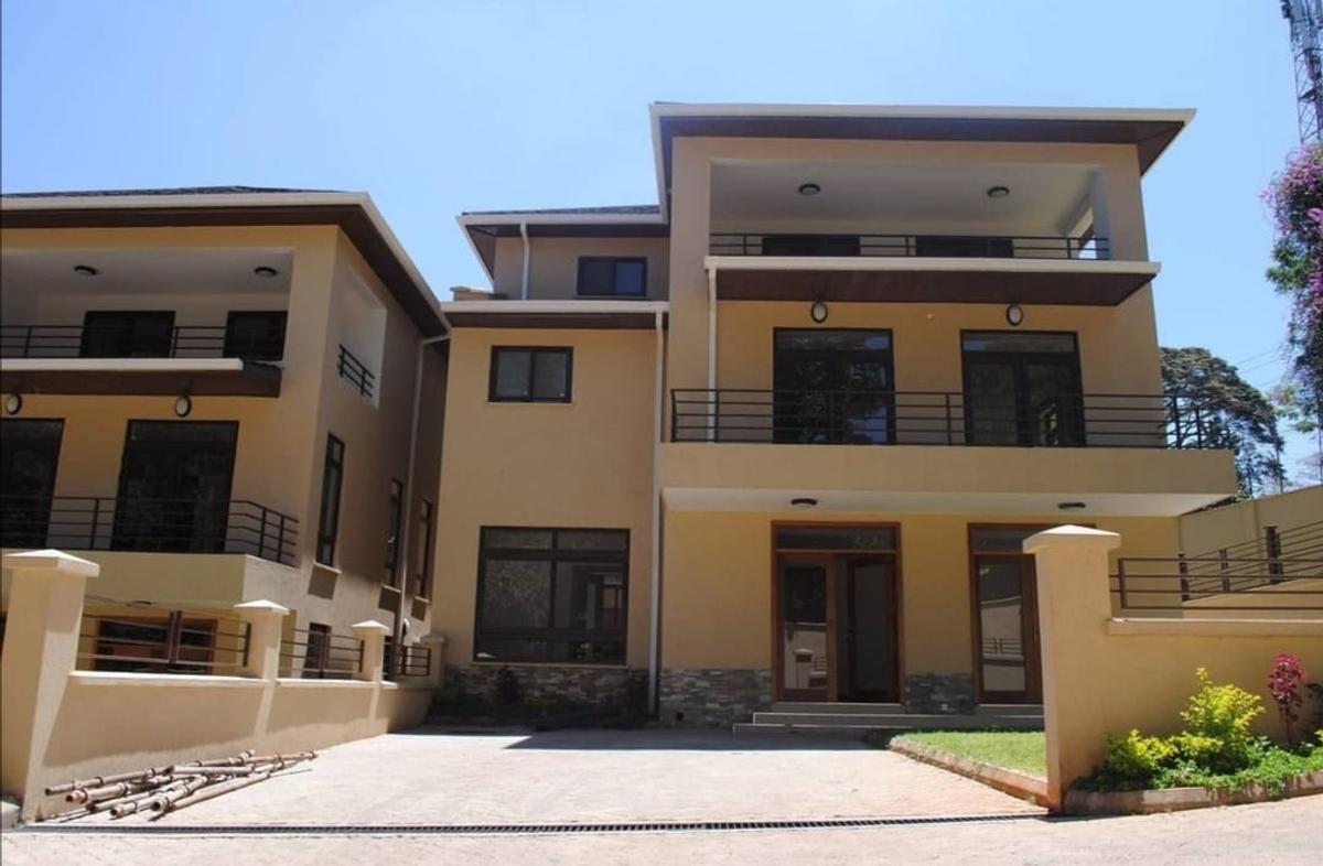 5 Bed Townhouse with En Suite in Lavington - 1