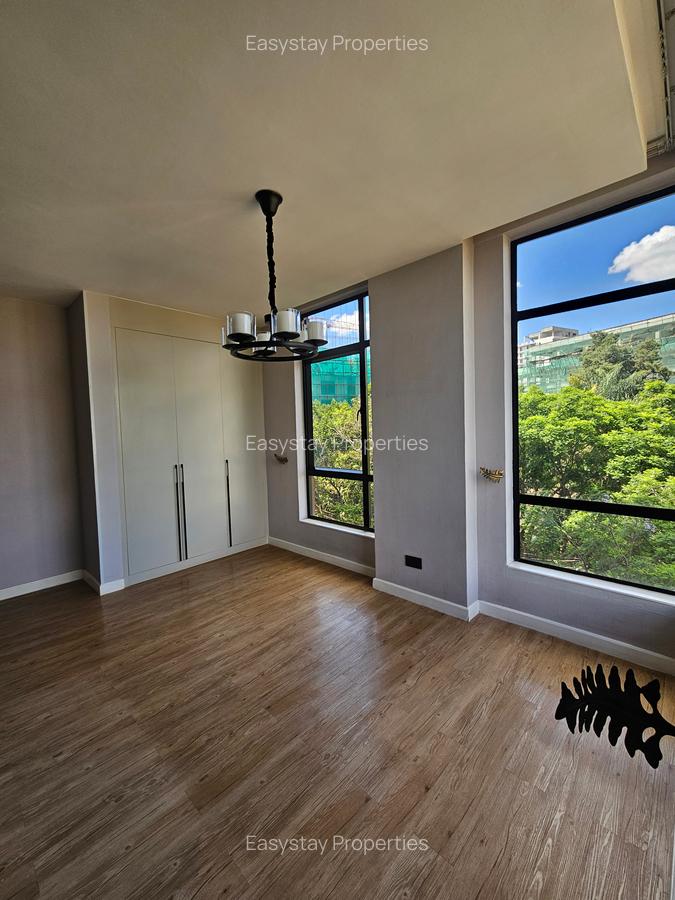 3 Bed Apartment with En Suite in Westlands Area - 1