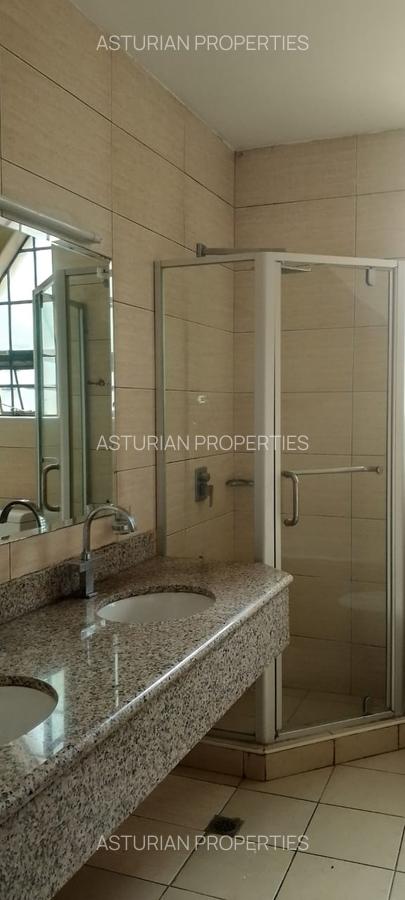 4 Bed Townhouse with En Suite in Lavington - 8