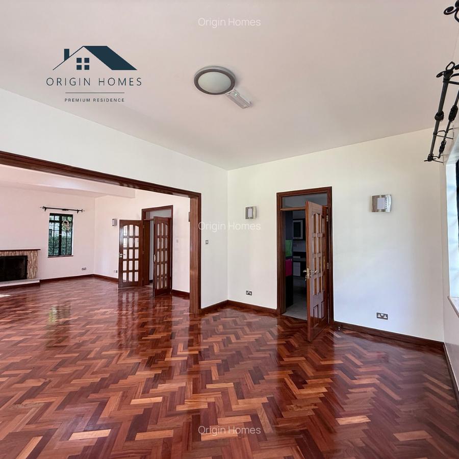 5 Bed Townhouse with En Suite at Lavington - 3