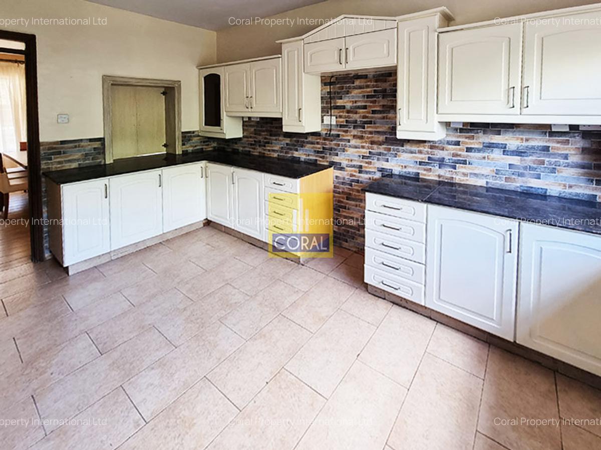 4 Bed Apartment with En Suite in Westlands Area - 6