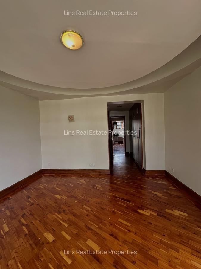 4 Bed House with En Suite in Runda - 11