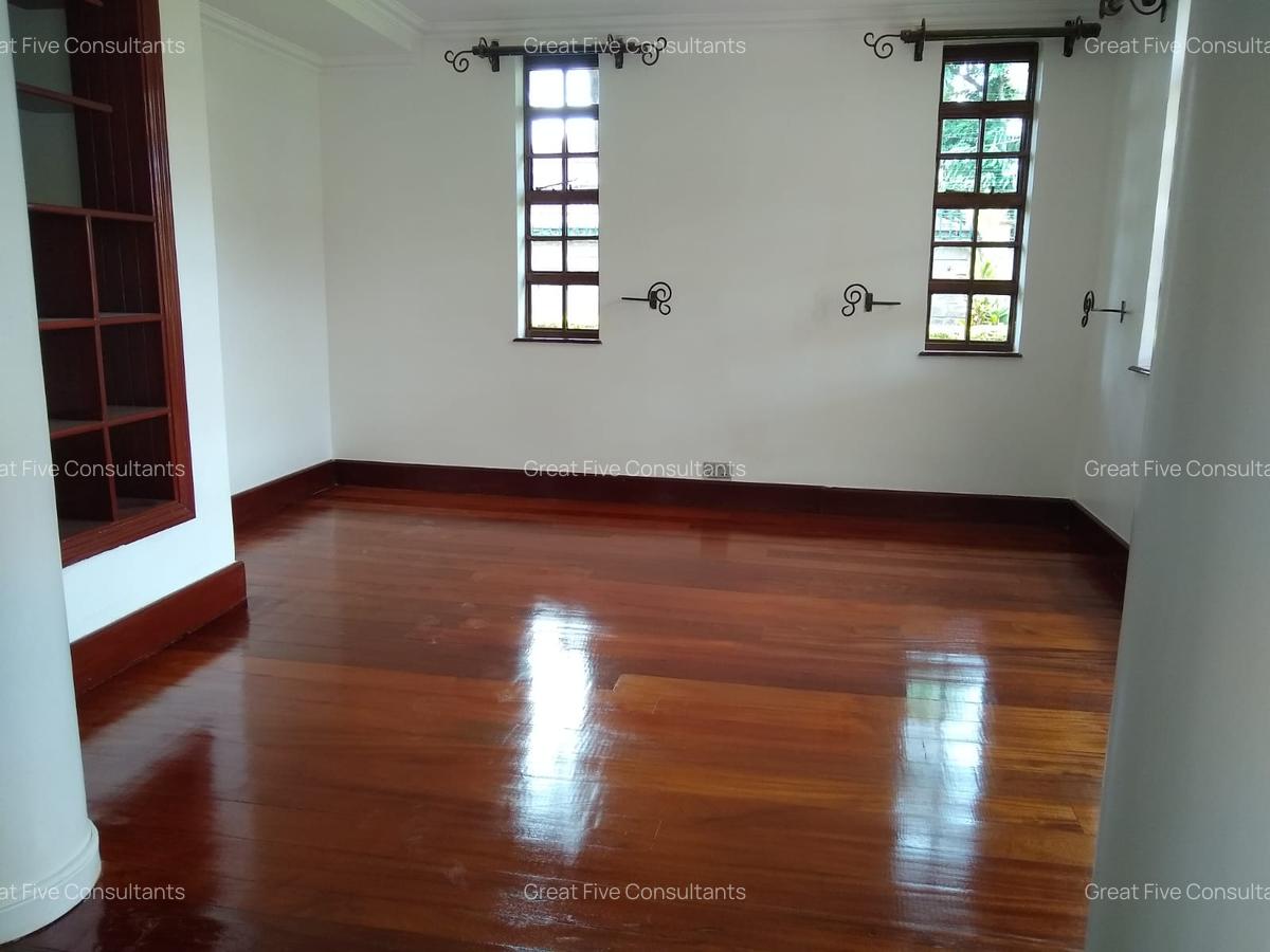 5 Bed Villa with En Suite in Runda - 10