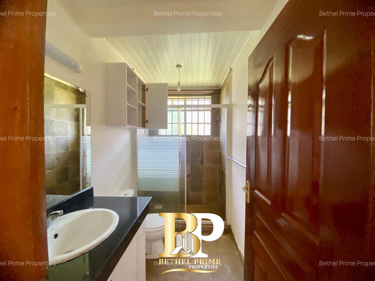4 Bed Townhouse with En Suite in Spring Valley - 3