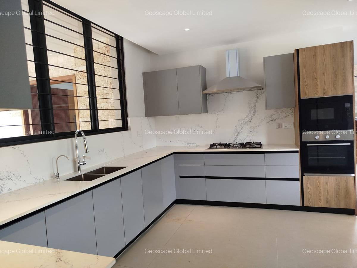 4 Bed House with En Suite in Loresho - 11