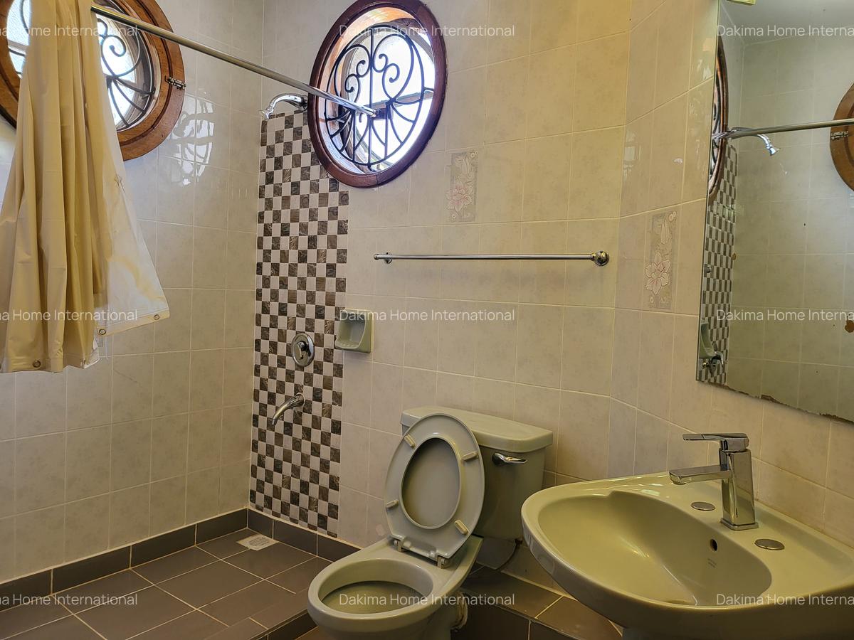 5 Bed House with Staff Quarters in Nyari - 8