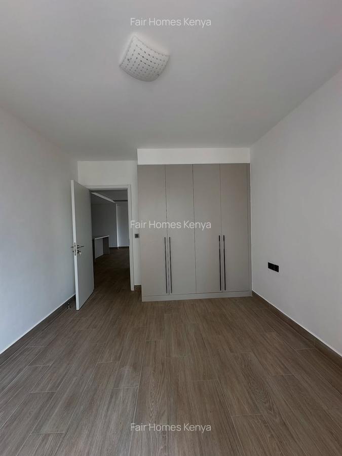 3 Bed Apartment with En Suite at Riverside Drive - 14