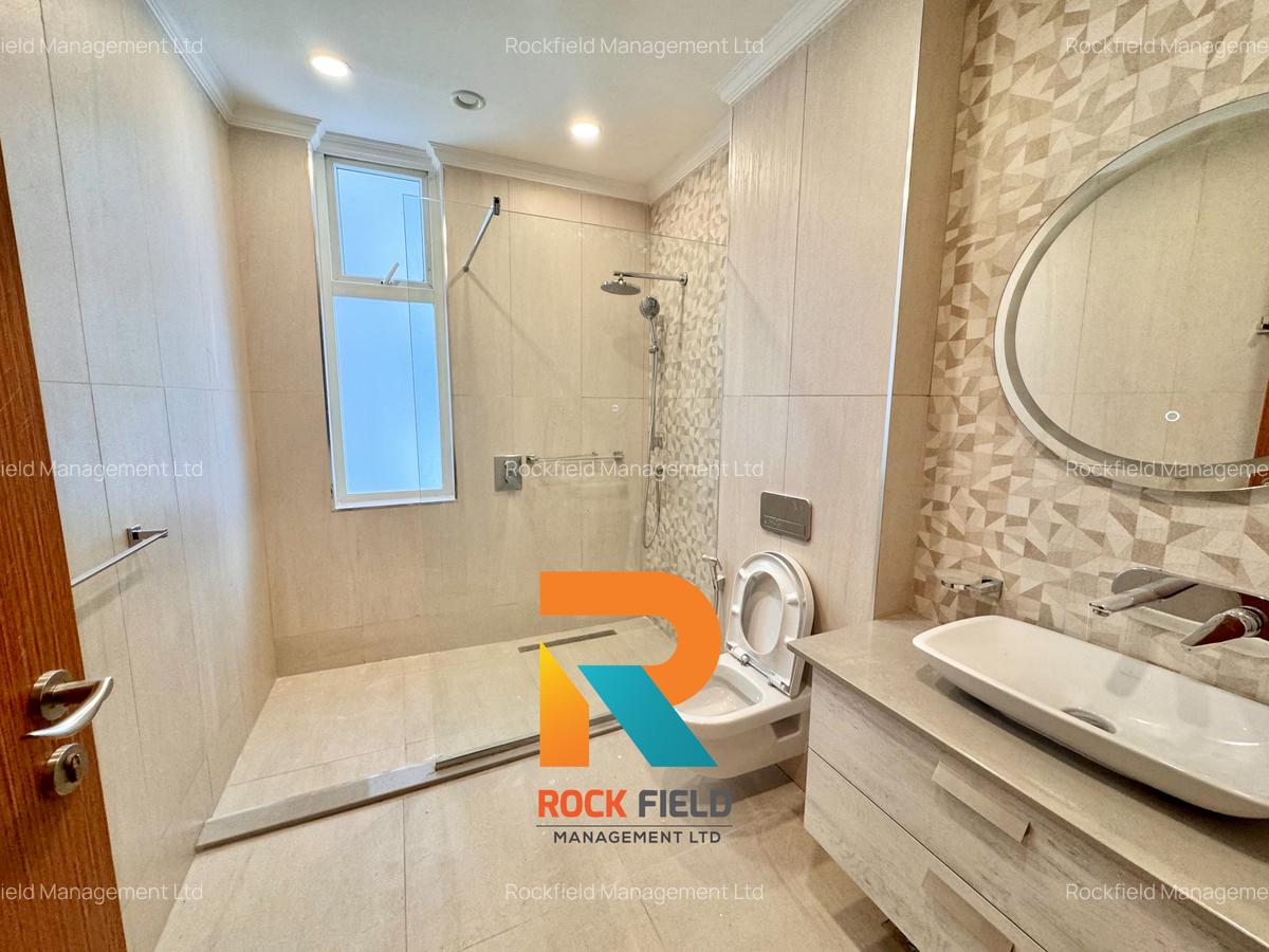 2 Bed Apartment with En Suite in Parklands - 17