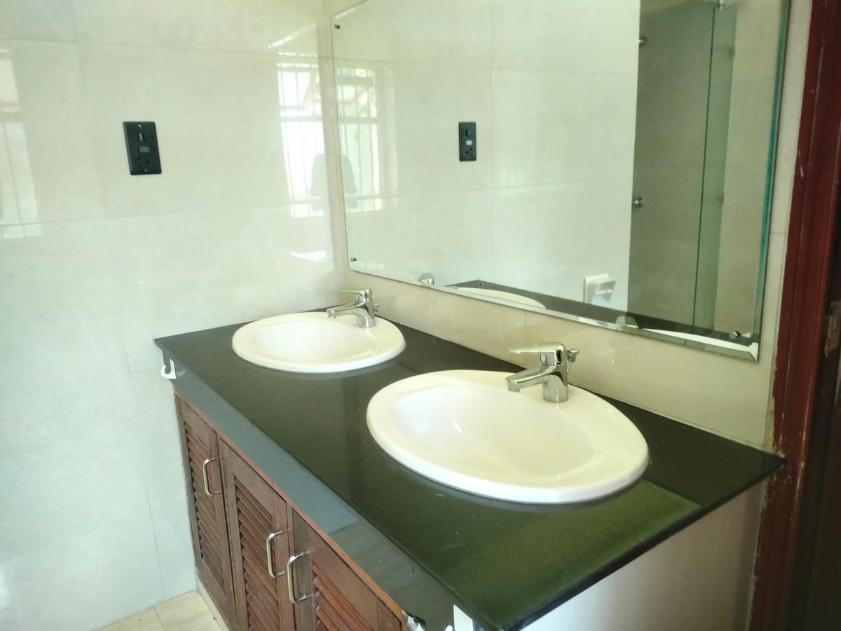 5 Bed Townhouse with Swimming Pool at Close To Germany School And Roslyn Academy - 10