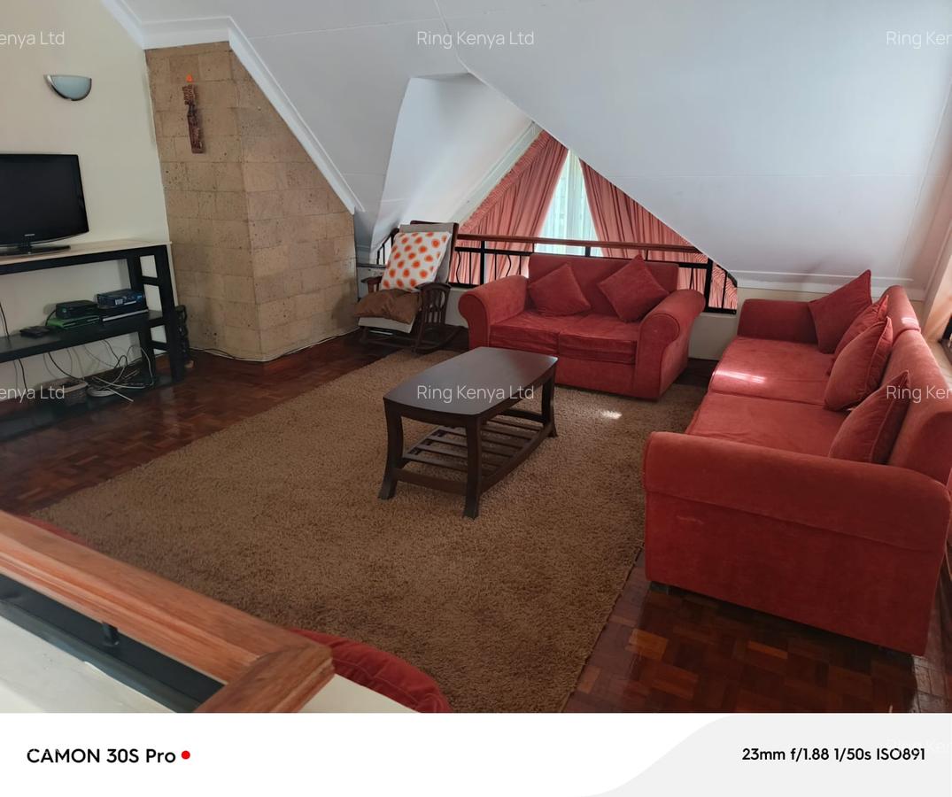 5 Bed House with En Suite in Lavington - 7