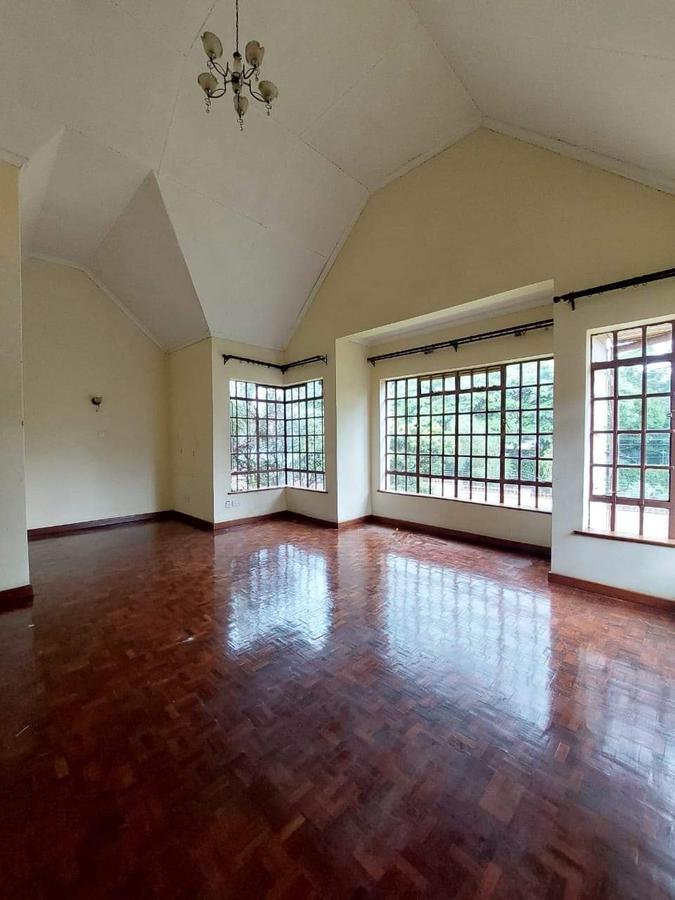 5 Bed Townhouse with En Suite at Lavington - 7