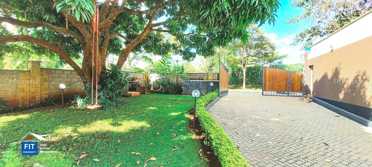 4 Bed House with En Suite in Ridgeways - 20