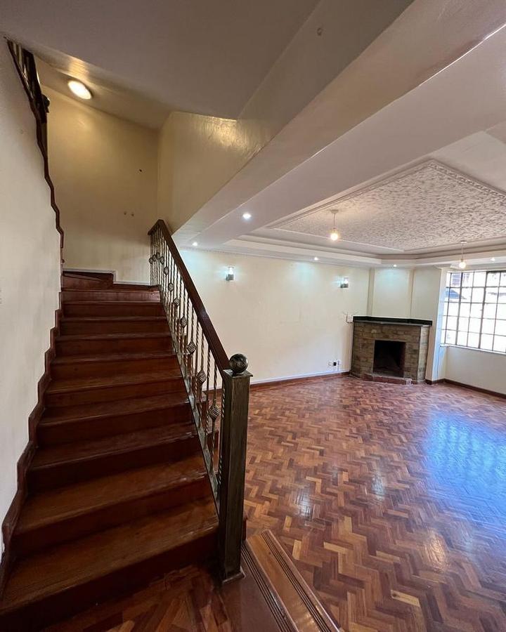 4 Bed Townhouse with En Suite in Lavington - 10