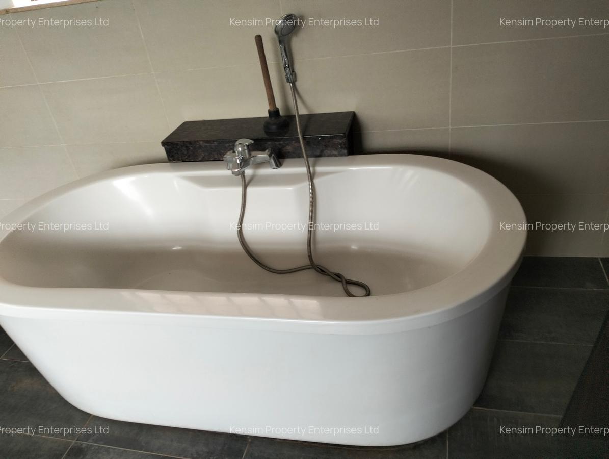 4 Bed Townhouse with En Suite in Runda - 6