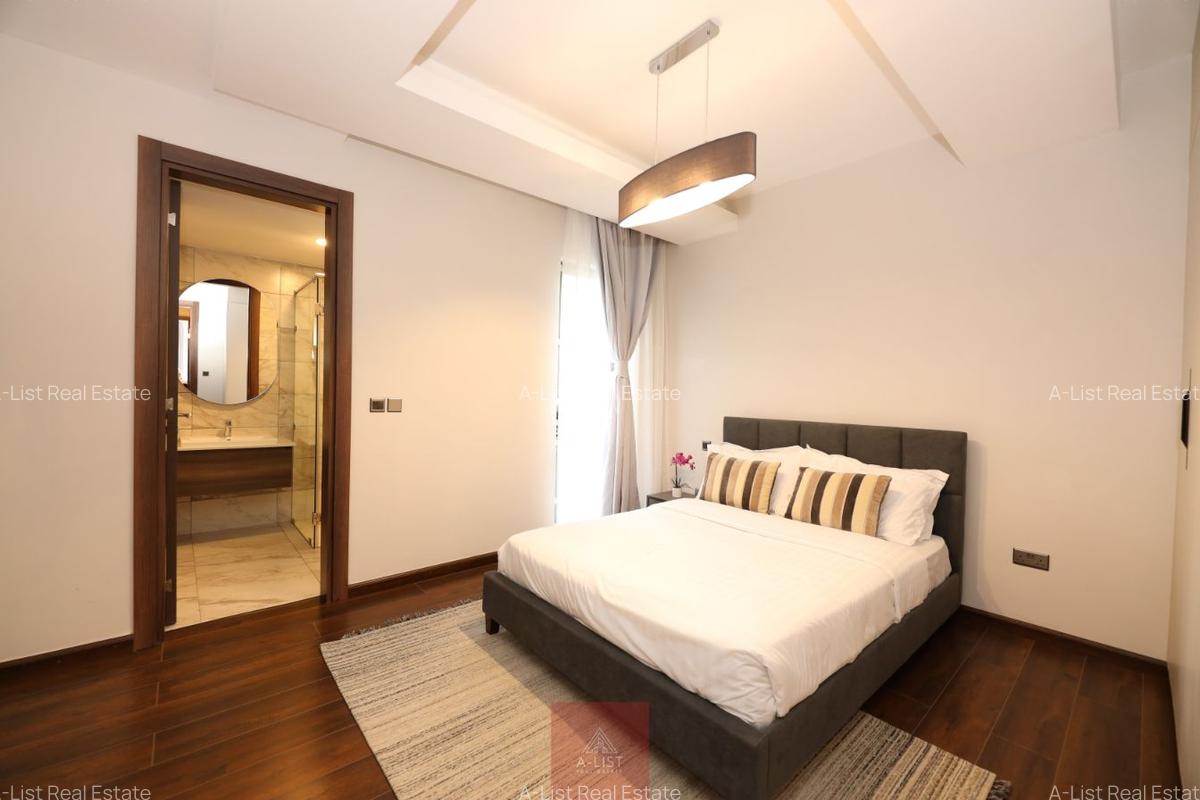 3 Bed Apartment with En Suite at Brookside - 13