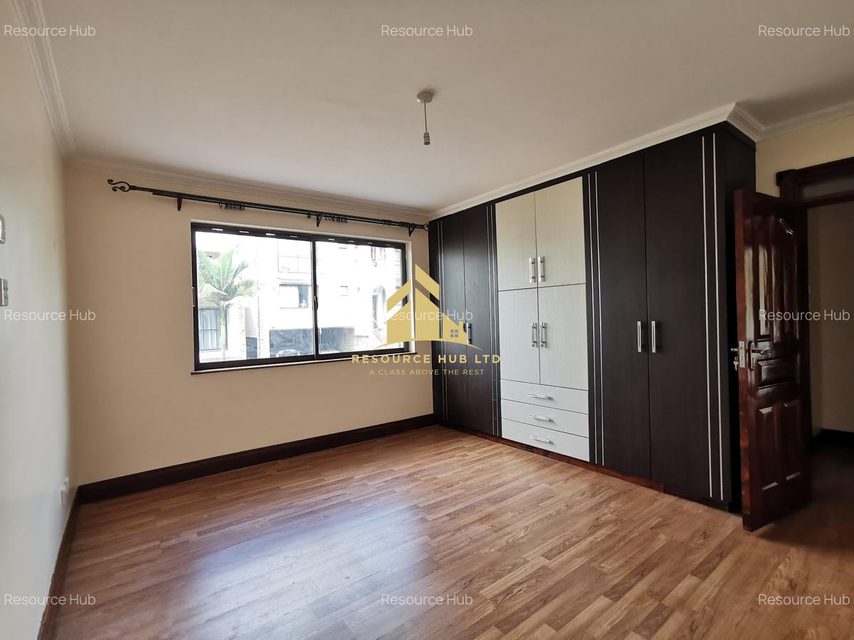 4 Bed Townhouse with Swimming Pool at Off Brook House Drive - 14