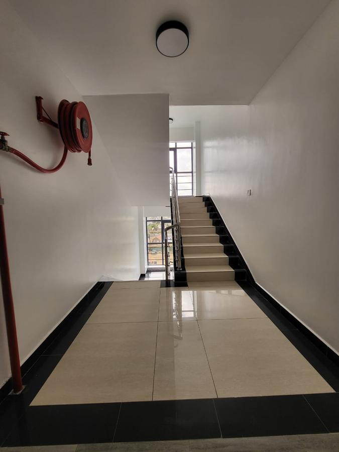 2 Bed Apartment with En Suite in Kilimani - 4