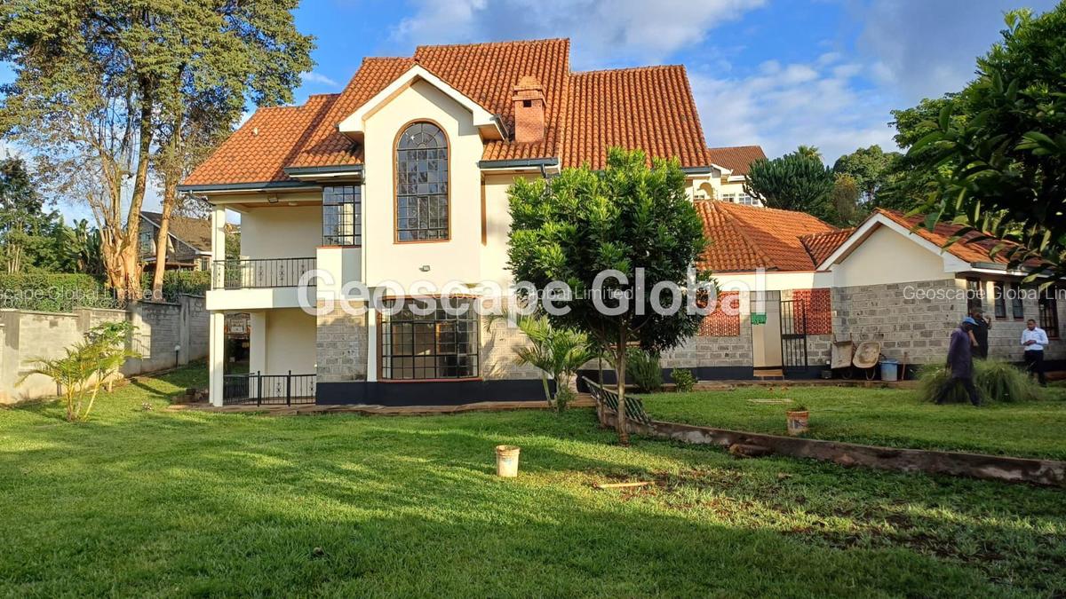 5 Bed House with En Suite in Runda - 12