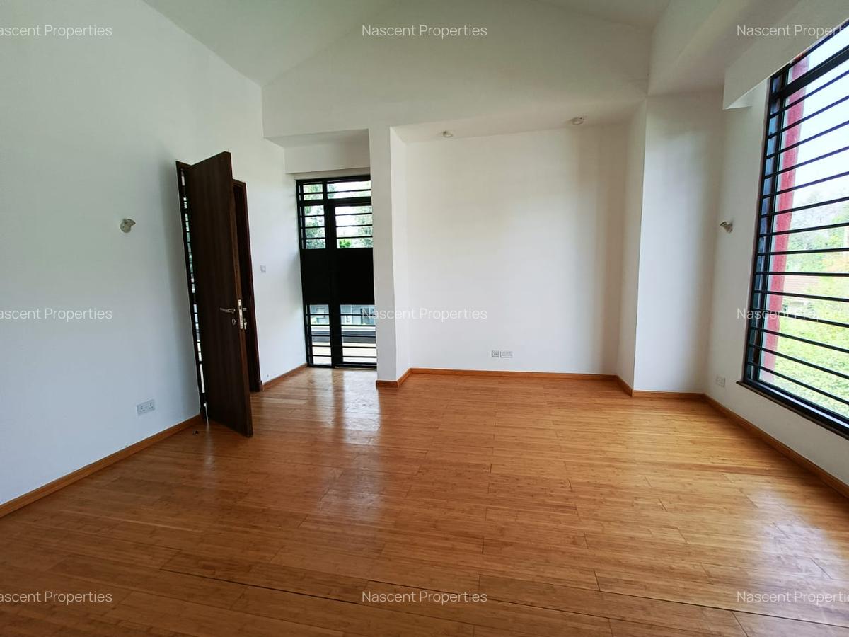 4 Bed House with En Suite at Garden Estate - 7