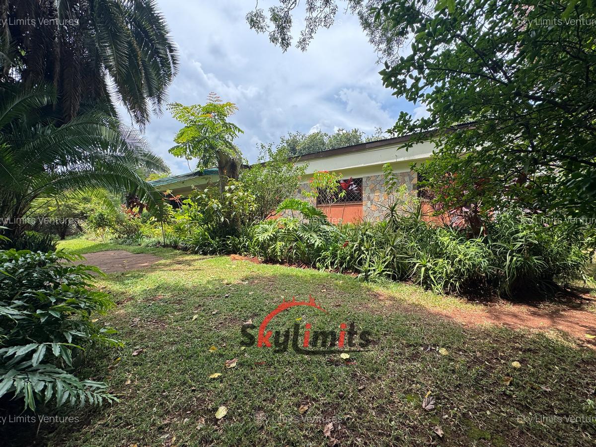 3 Bed House with Garden at Lavington - 2