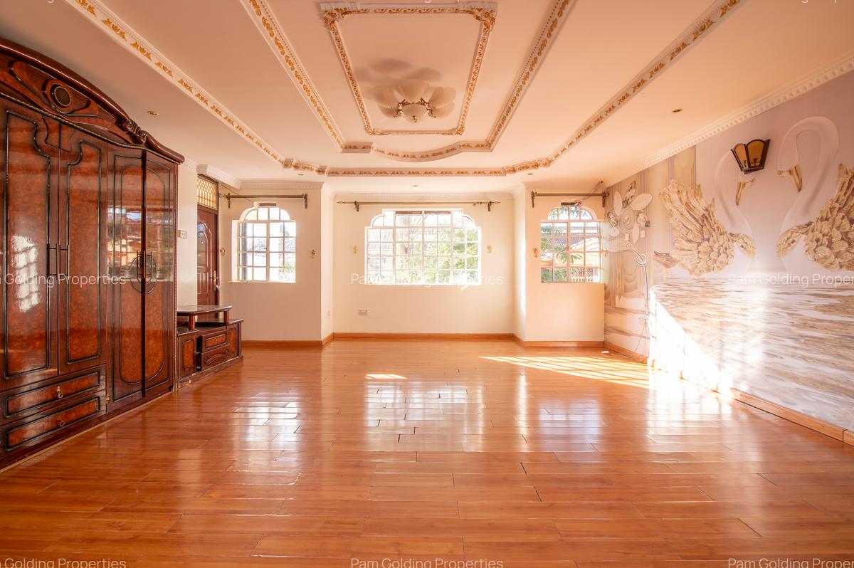 4 Bed House with En Suite at Safari Park - 13