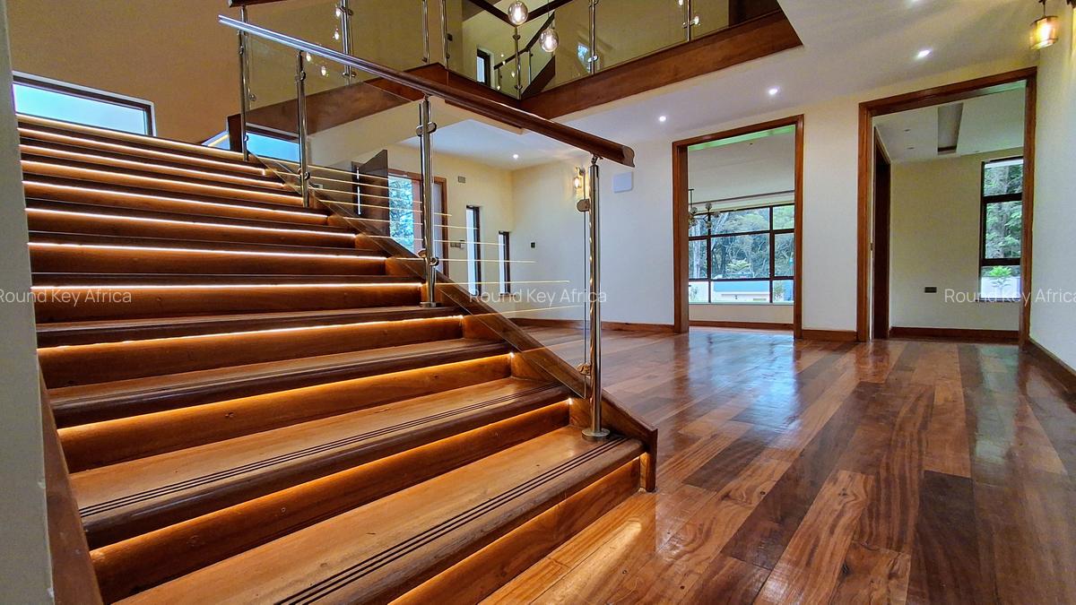 4 Bed House with En Suite at Rosslyn - 8