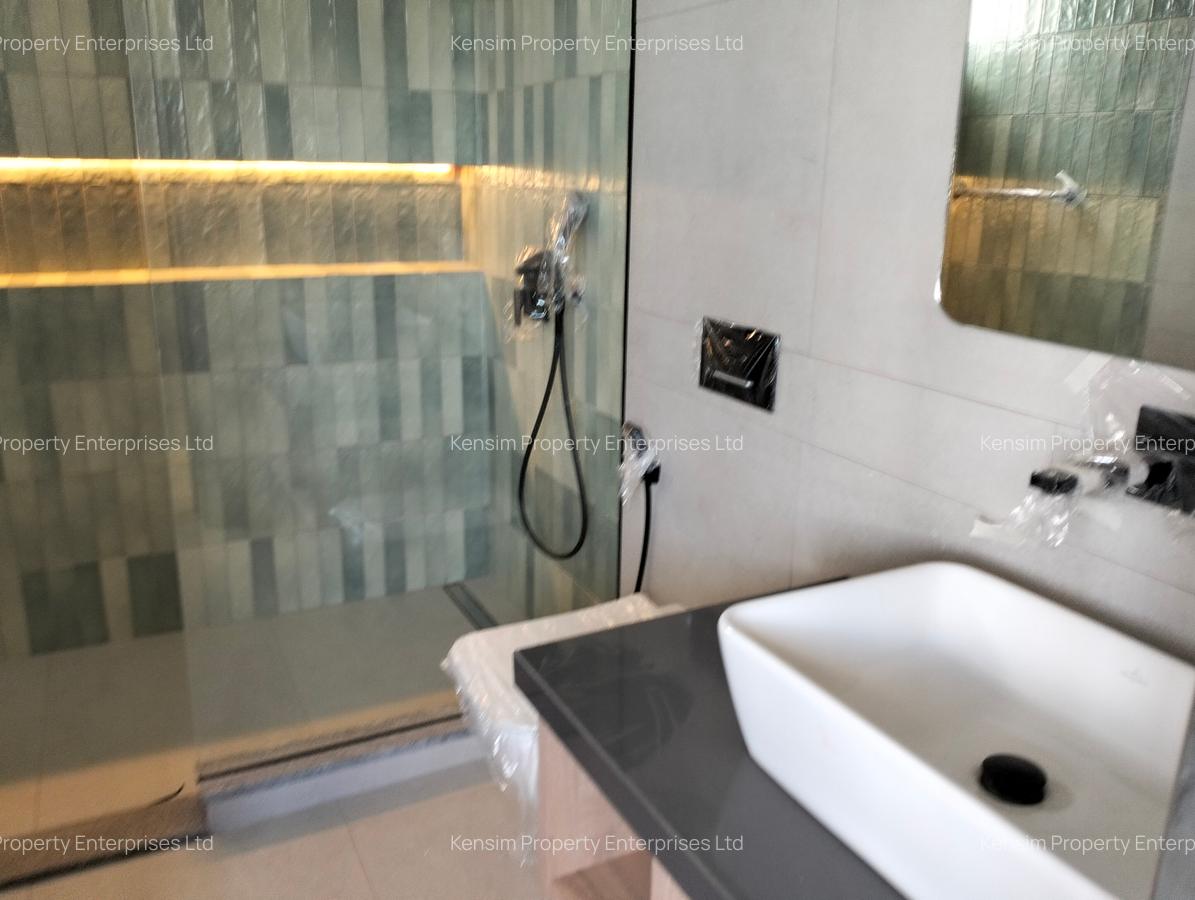 5 Bed Townhouse with En Suite in Westlands Area - 14