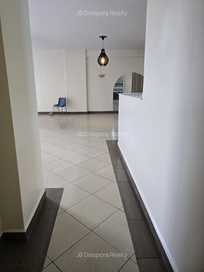 4 Bed Apartment with En Suite at Mpaka Road - 3
