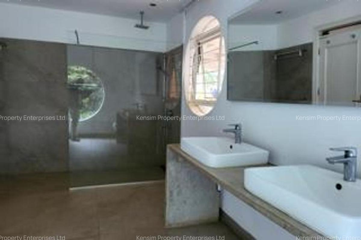 5 Bed Townhouse with En Suite in Kitisuru - 2