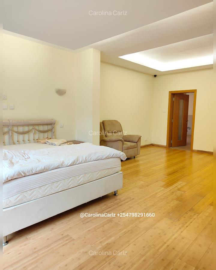 5 Bed Villa with En Suite at Kyuna Road - 11