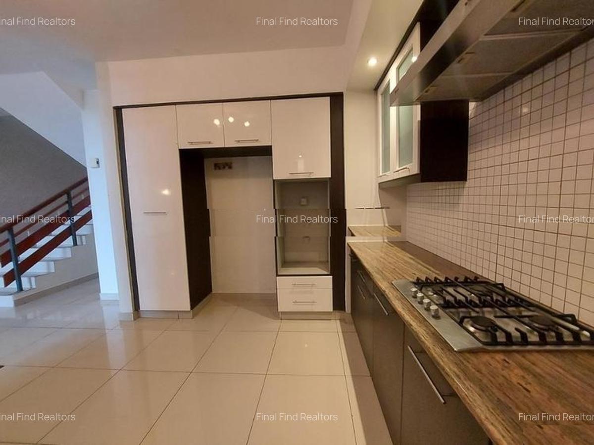 3 Bed Apartment with En Suite in Westlands Area - 18